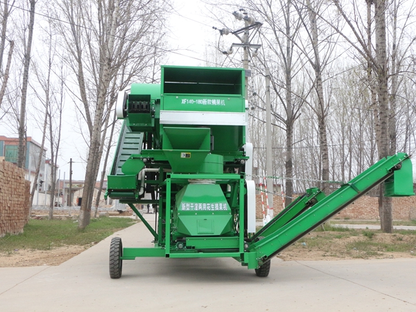 2022年大型花生摘果機